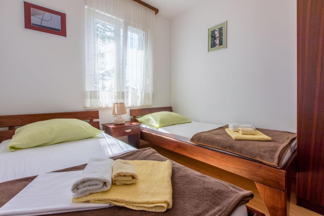 Apartments Robic Selce Bagian luar foto