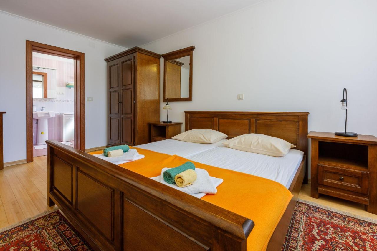 Apartments Robic Selce Bagian luar foto
