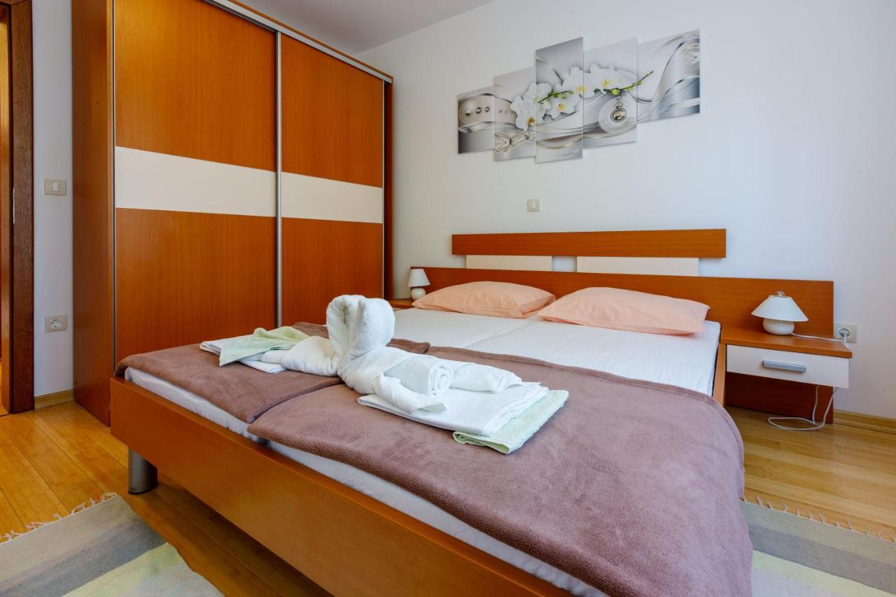 Apartments Robic Selce Bagian luar foto