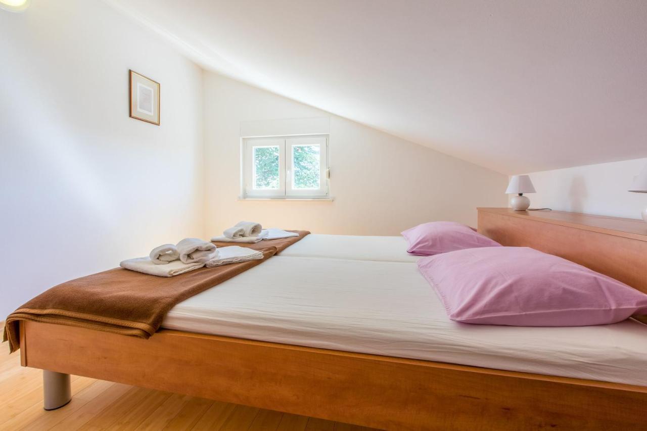 Apartments Robic Selce Bagian luar foto