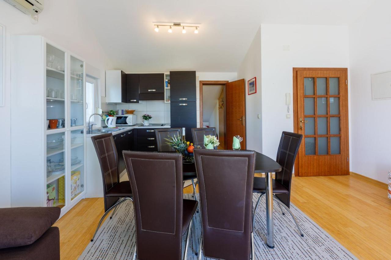 Apartments Robic Selce Bagian luar foto