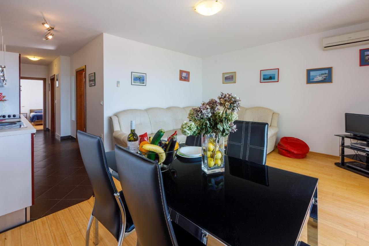 Apartments Robic Selce Bagian luar foto