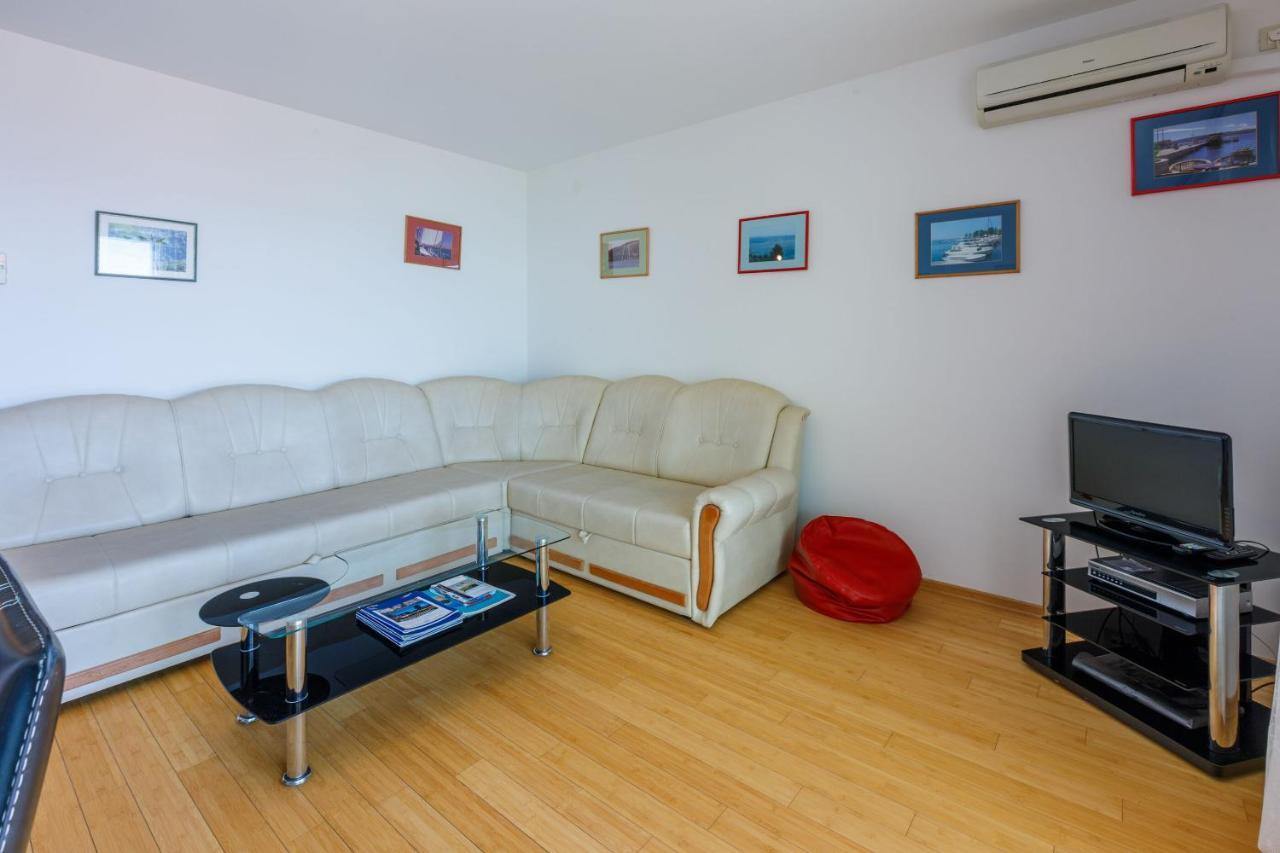 Apartments Robic Selce Bagian luar foto